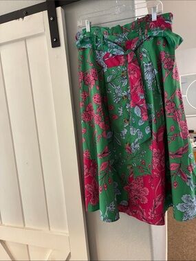 NWOT !!True Destiny Green and Pink Floral A-Line Skirt